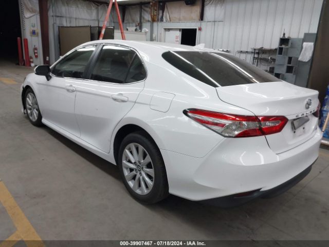 Photo 2 VIN: 4T1B11HKXKU240391 - TOYOTA CAMRY 