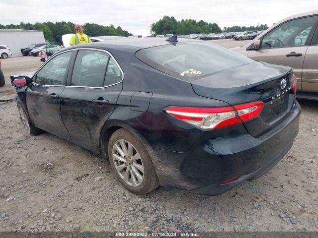 Photo 2 VIN: 4T1B11HKXKU285380 - TOYOTA CAMRY 