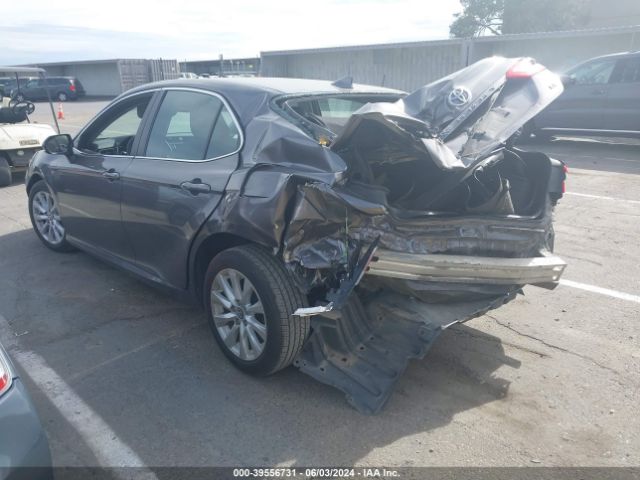 Photo 2 VIN: 4T1B11HKXKU291518 - TOYOTA CAMRY 