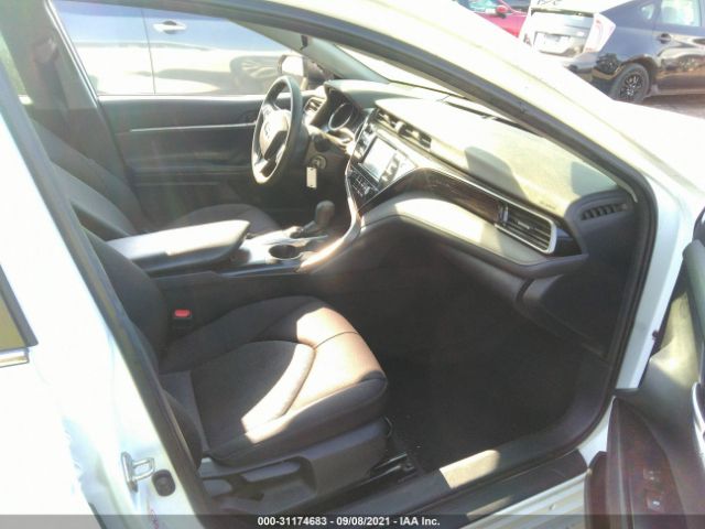 Photo 4 VIN: 4T1B11HKXKU689926 - TOYOTA CAMRY 