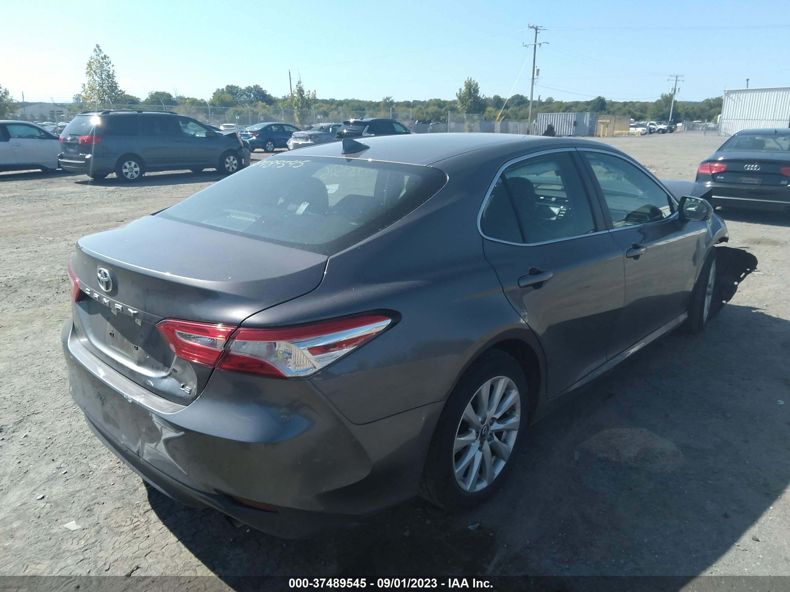 Photo 3 VIN: 4T1B11HKXKU694382 - TOYOTA CAMRY 