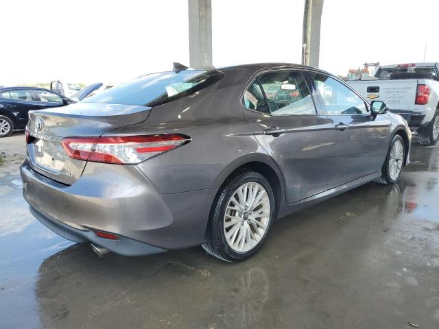 Photo 2 VIN: 4T1B11HKXKU702397 - TOYOTA CAMRY 