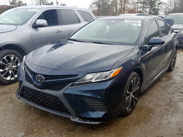 Photo 1 VIN: 4T1B11HKXKU704666 - TOYOTA CAMRY L 