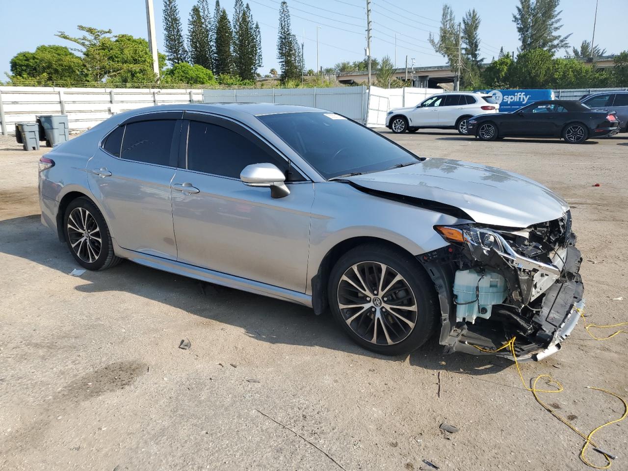 Photo 3 VIN: 4T1B11HKXKU713884 - TOYOTA CAMRY 