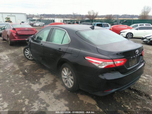 Photo 2 VIN: 4T1B11HKXKU717658 - TOYOTA CAMRY 