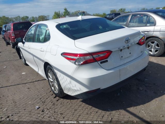 Photo 2 VIN: 4T1B11HKXKU721094 - TOYOTA CAMRY 