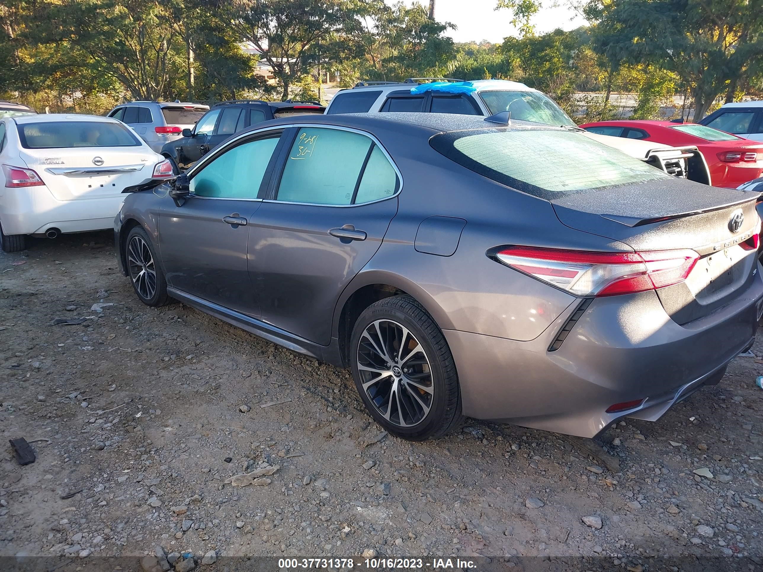 Photo 2 VIN: 4T1B11HKXKU723394 - TOYOTA CAMRY 