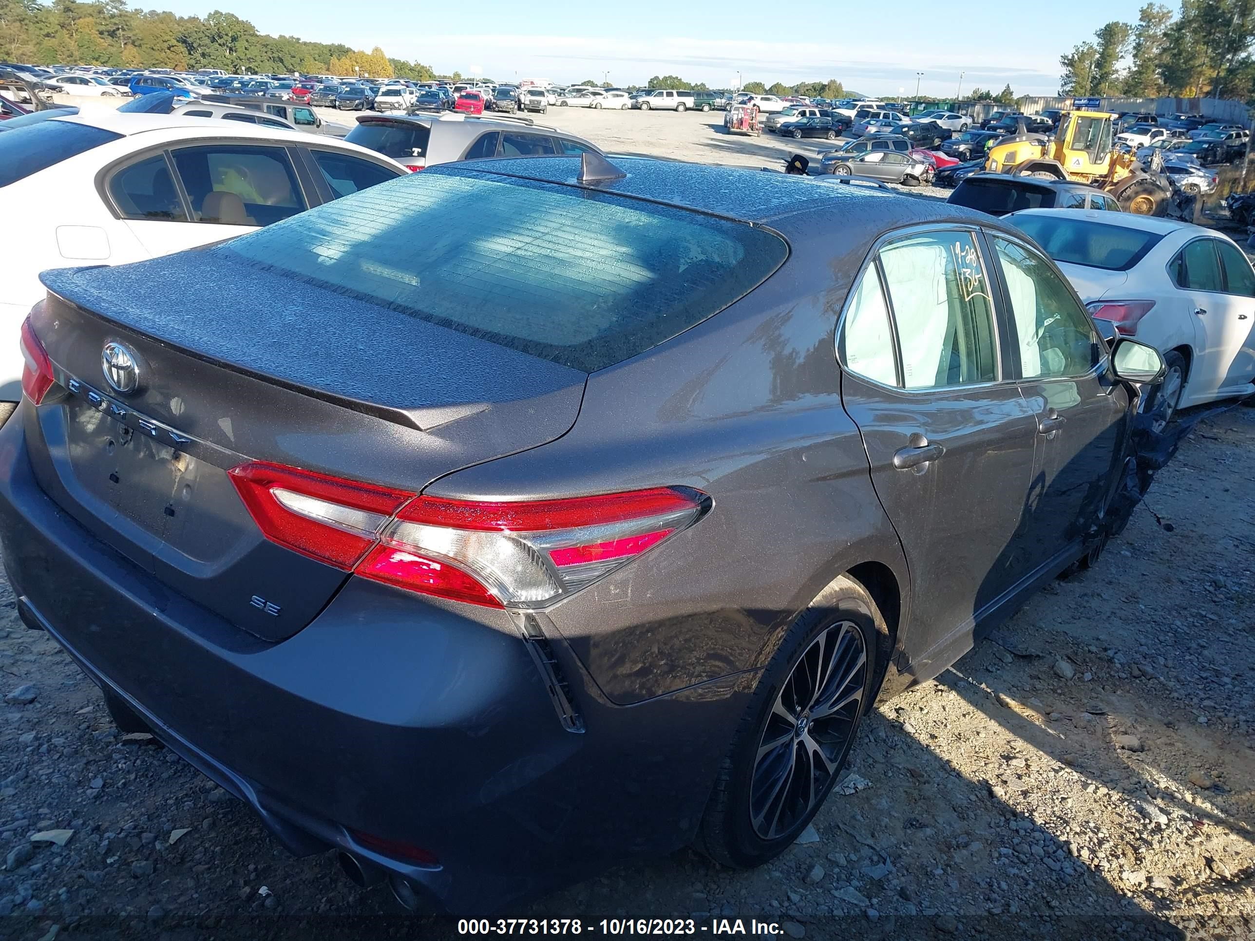 Photo 3 VIN: 4T1B11HKXKU723394 - TOYOTA CAMRY 