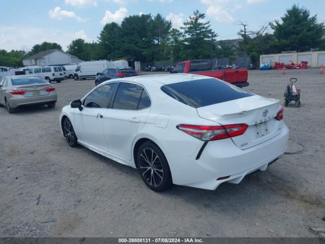 Photo 2 VIN: 4T1B11HKXKU742253 - TOYOTA CAMRY 