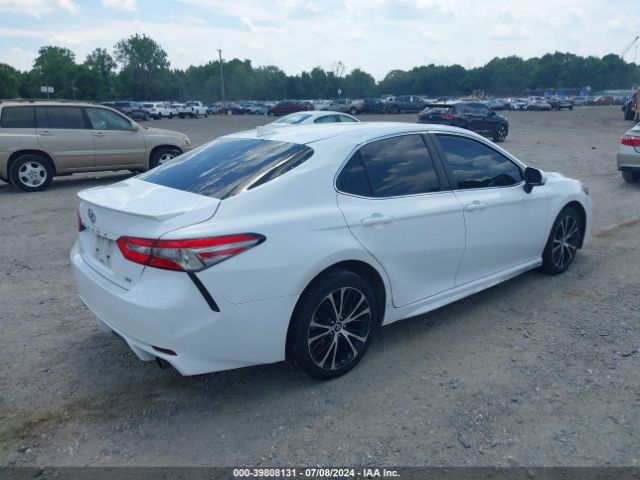 Photo 3 VIN: 4T1B11HKXKU742253 - TOYOTA CAMRY 