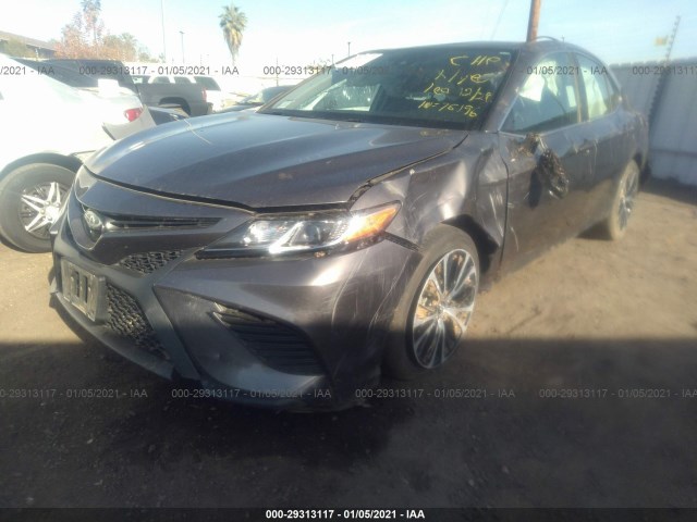 Photo 1 VIN: 4T1B11HKXKU745038 - TOYOTA CAMRY 