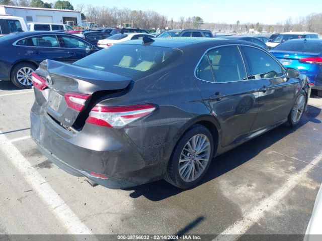 Photo 3 VIN: 4T1B11HKXKU770733 - TOYOTA CAMRY 