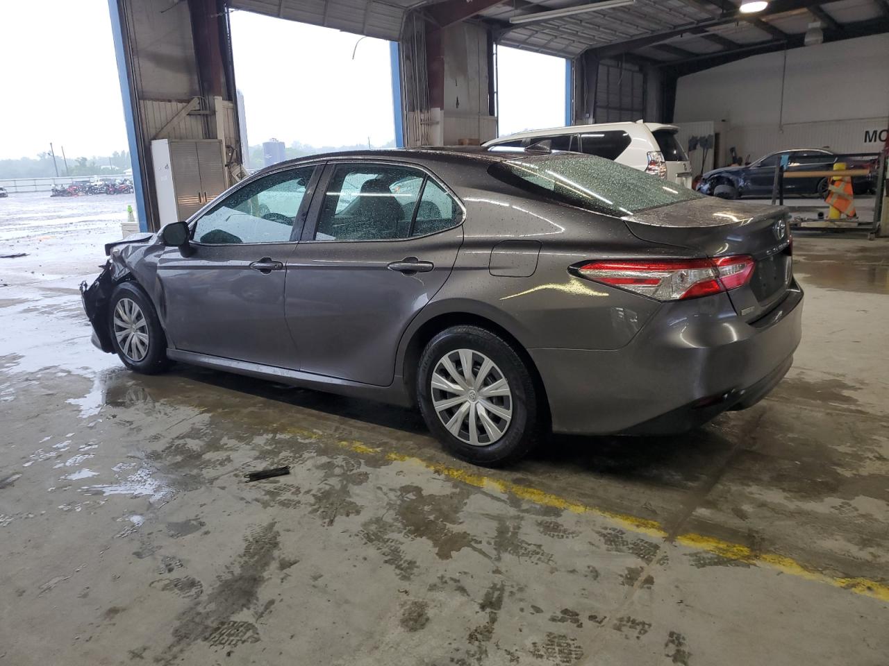 Photo 1 VIN: 4T1B11HKXKU781232 - TOYOTA CAMRY 