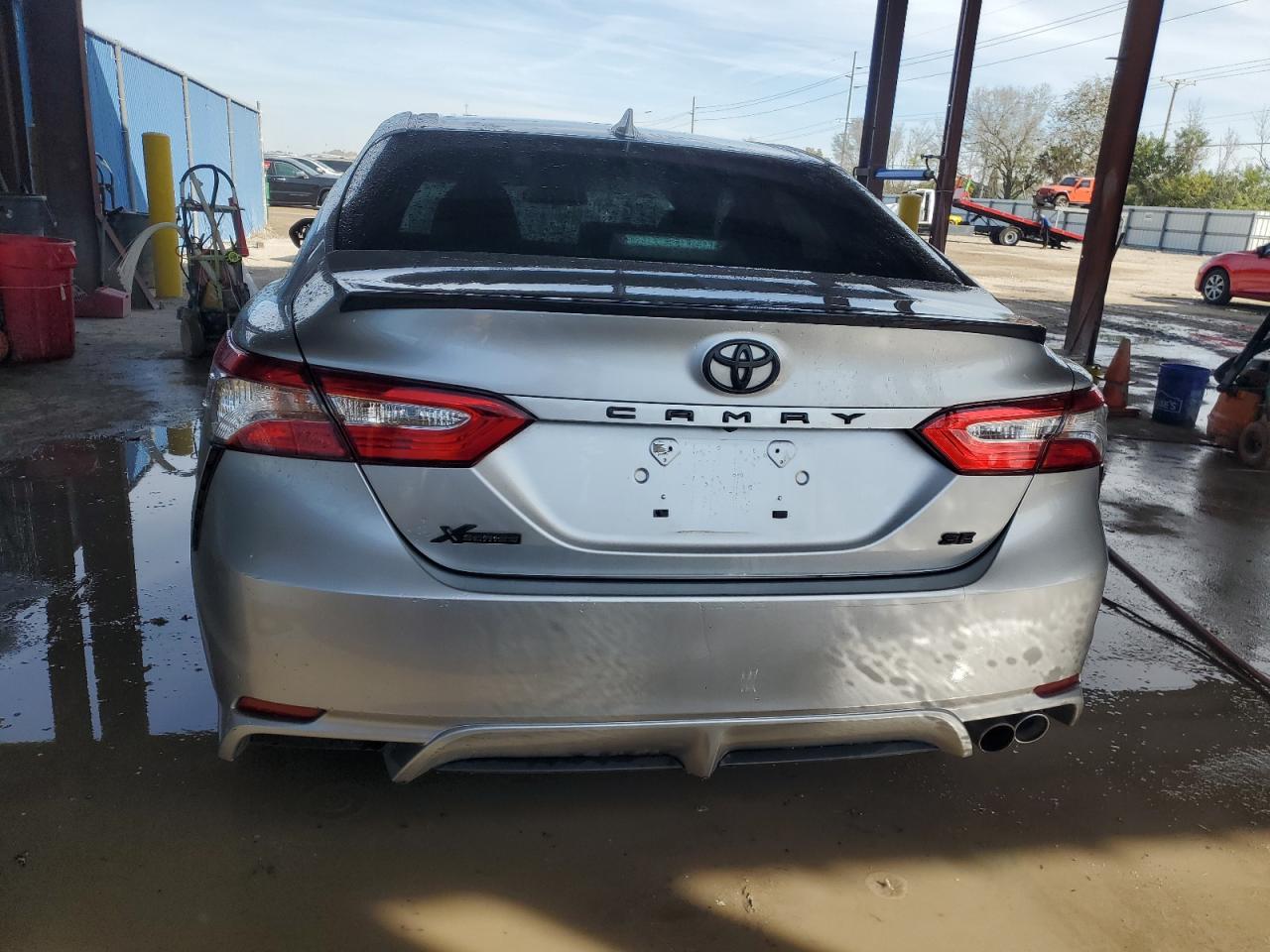 Photo 5 VIN: 4T1B11HKXKU782431 - TOYOTA CAMRY 