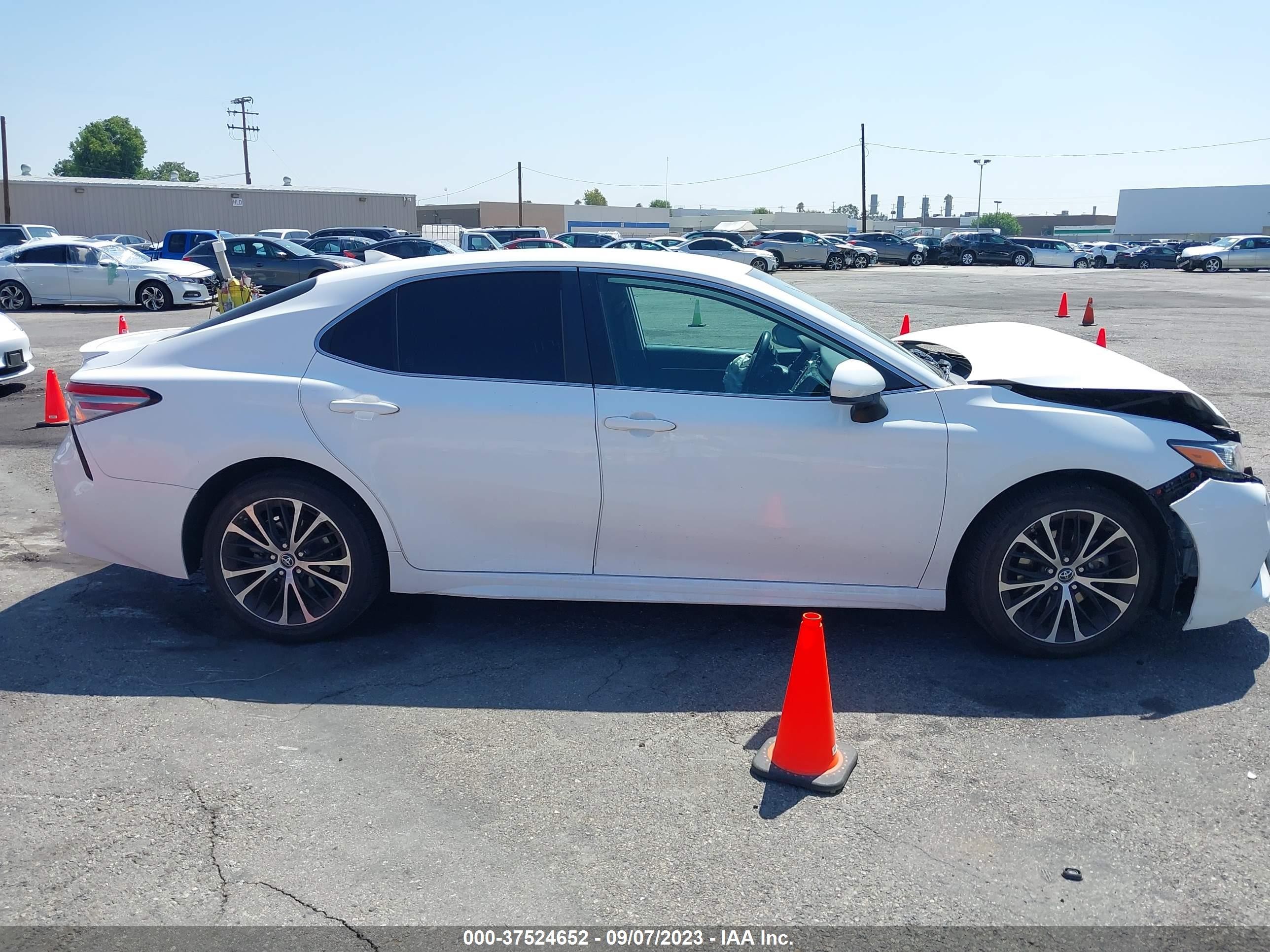 Photo 12 VIN: 4T1B11HKXKU785569 - TOYOTA CAMRY 