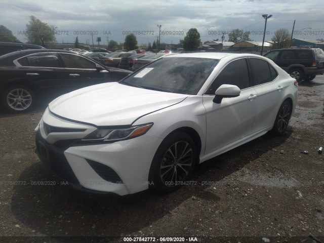 Photo 1 VIN: 4T1B11HKXKU803844 - TOYOTA CAMRY 