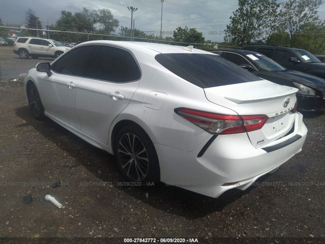 Photo 2 VIN: 4T1B11HKXKU803844 - TOYOTA CAMRY 