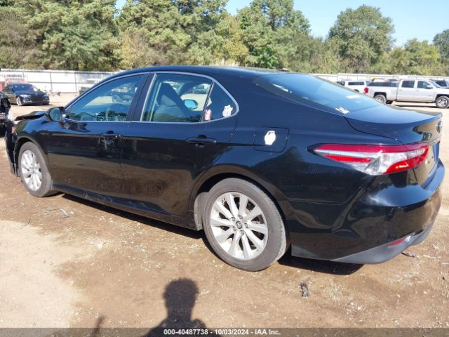 Photo 2 VIN: 4T1B11HKXKU811491 - TOYOTA CAMRY 