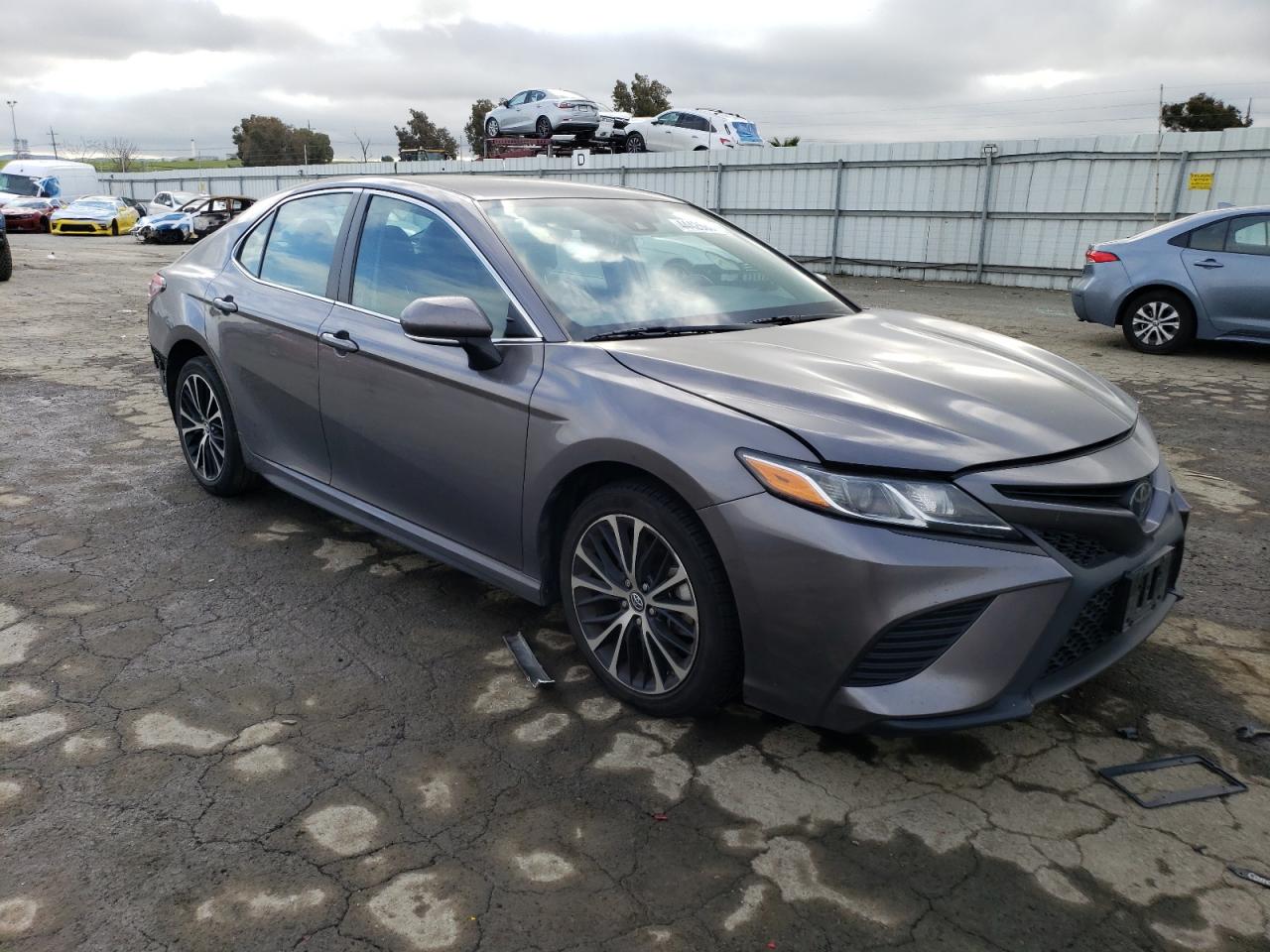 Photo 3 VIN: 4T1B11HKXKU836973 - TOYOTA CAMRY 