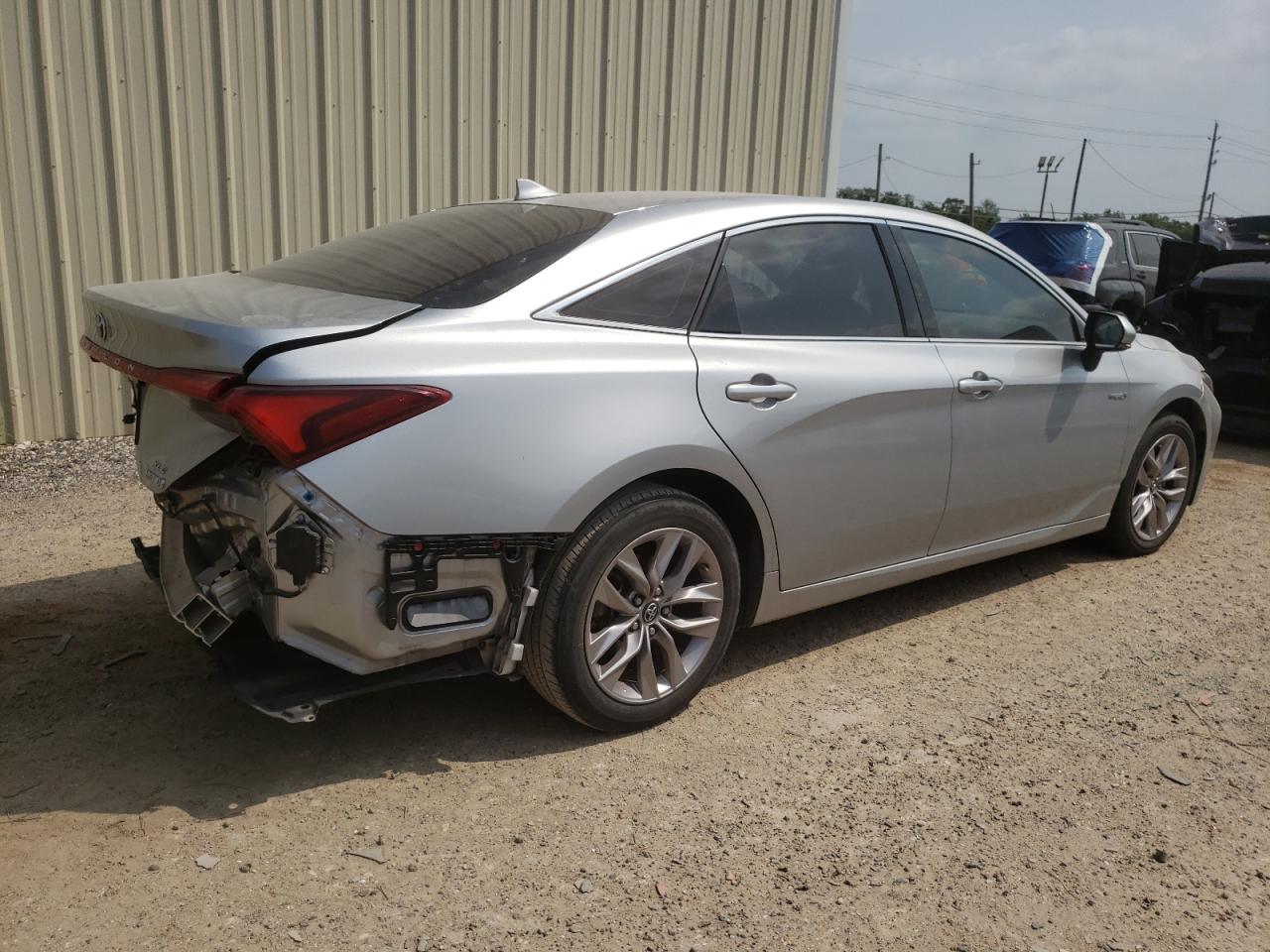 Photo 2 VIN: 4T1B21FB1KU001750 - TOYOTA AVALON 