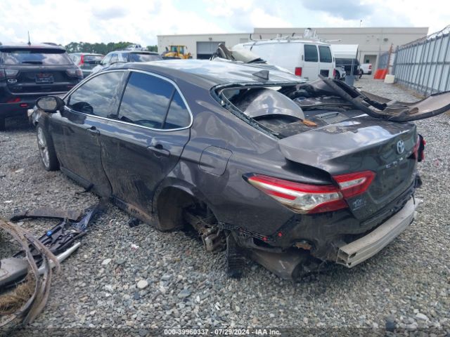 Photo 2 VIN: 4T1B21HK0JU003002 - TOYOTA CAMRY 