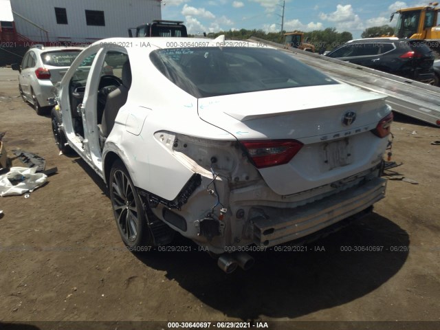 Photo 5 VIN: 4T1B21HK2JU500407 - TOYOTA CAMRY 