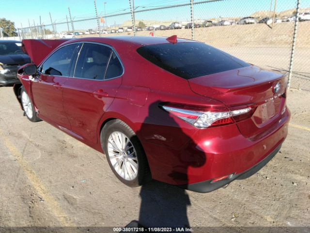 Photo 2 VIN: 4T1B21HK2JU502903 - TOYOTA CAMRY HYBRID 