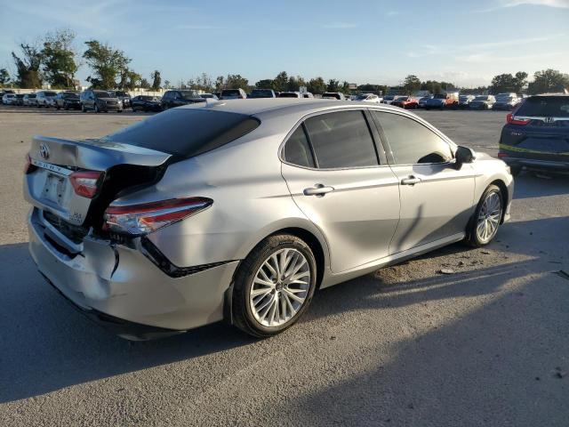 Photo 2 VIN: 4T1B21HK5JU004615 - TOYOTA CAMRY HYBR 