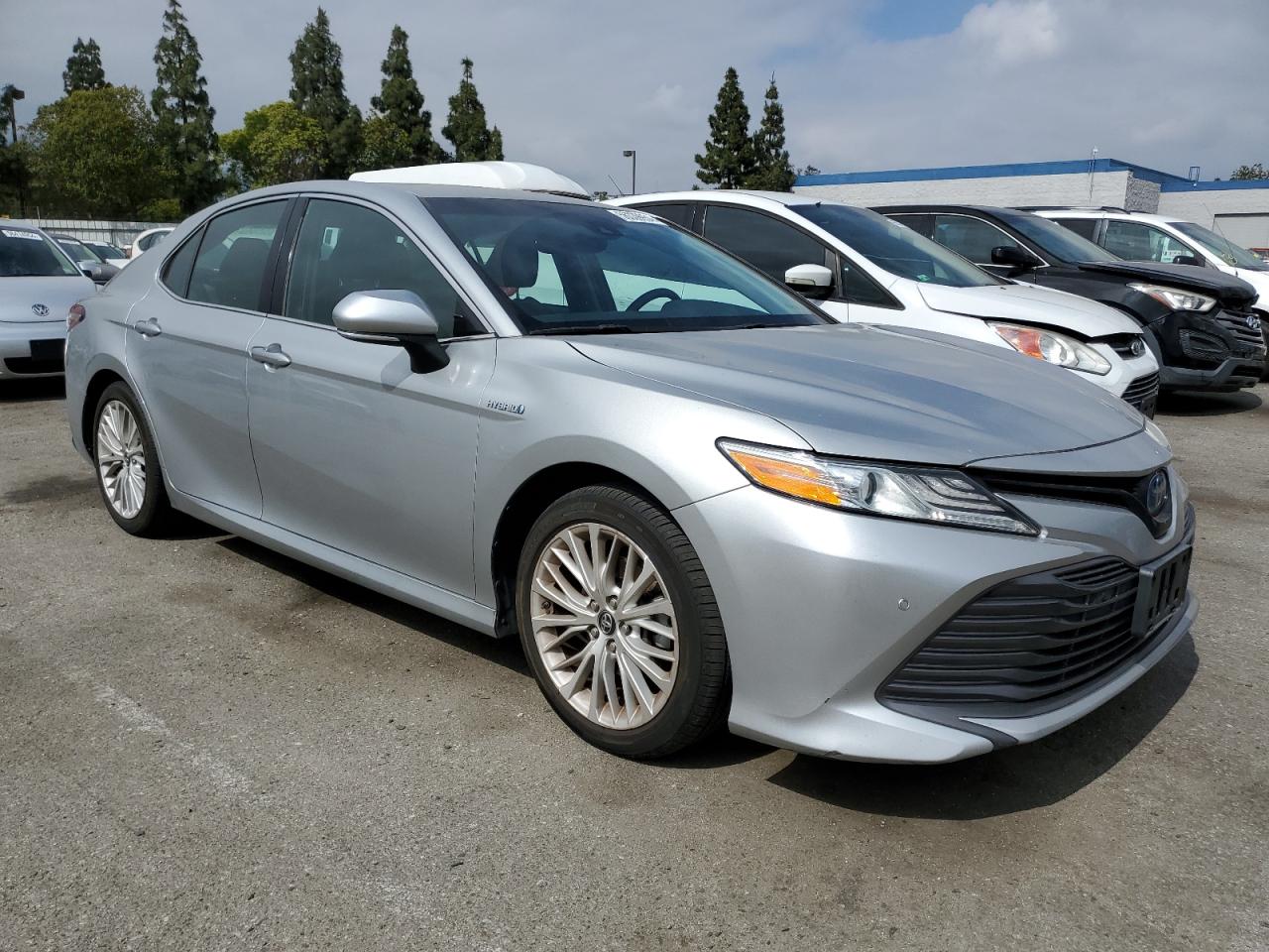 Photo 3 VIN: 4T1B21HK6JU500460 - TOYOTA CAMRY 