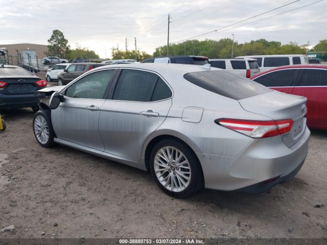 Photo 2 VIN: 4T1B21HK7JU002025 - TOYOTA CAMRY HYBRID 