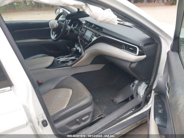 Photo 4 VIN: 4T1B21HK7JU003191 - TOYOTA CAMRY 