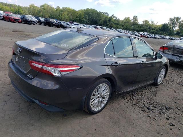 Photo 2 VIN: 4T1B21HK7JU004986 - TOYOTA CAMRY 