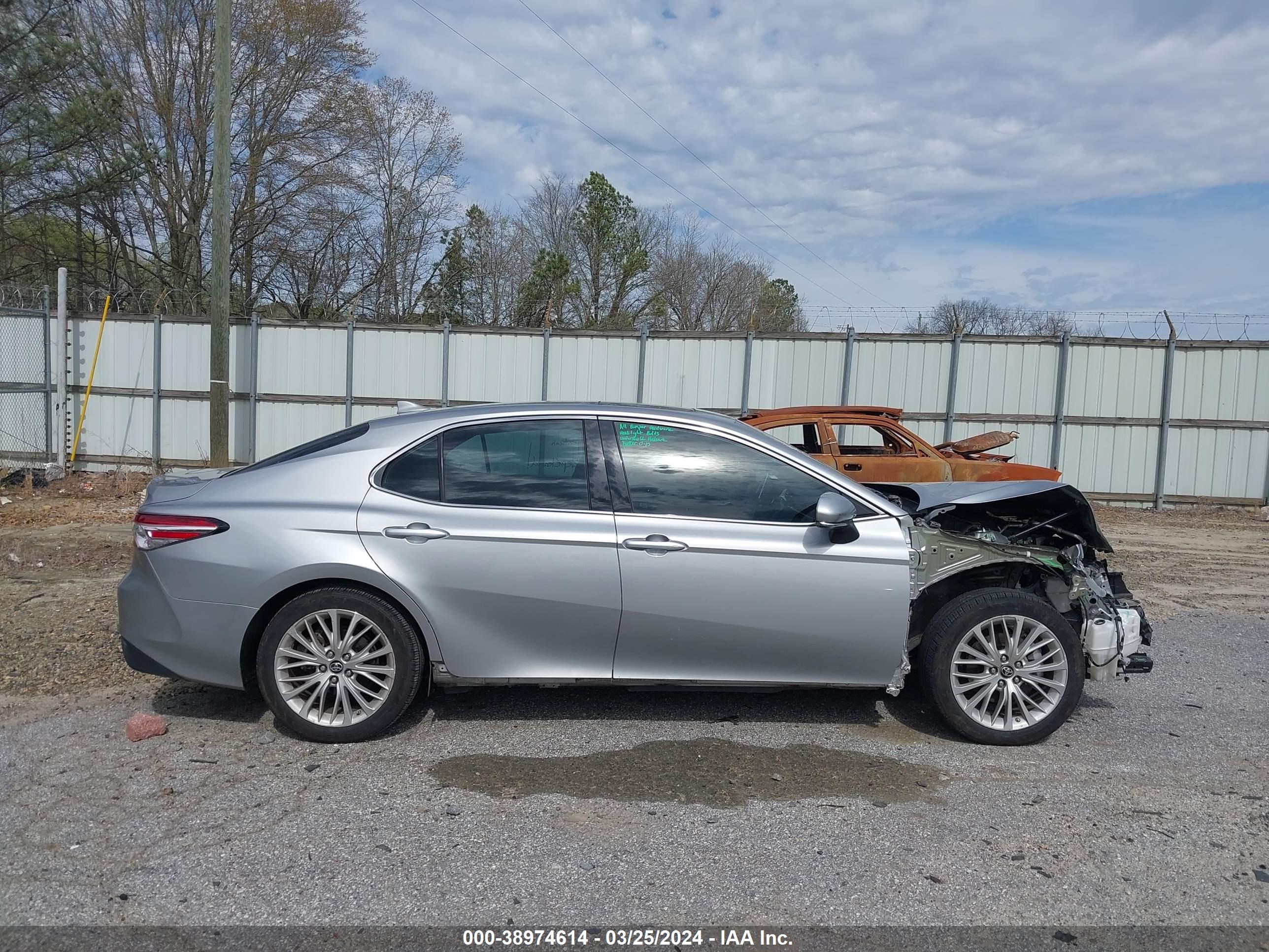 Photo 13 VIN: 4T1B21HK7KU515504 - TOYOTA CAMRY 