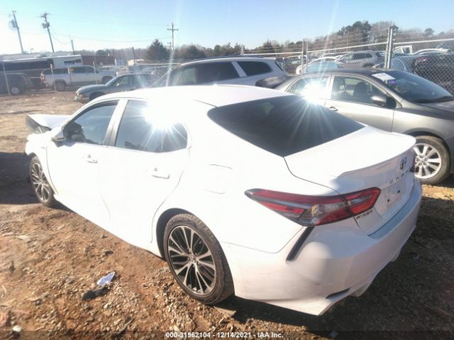 Photo 2 VIN: 4T1B21HK8JU006133 - TOYOTA CAMRY 