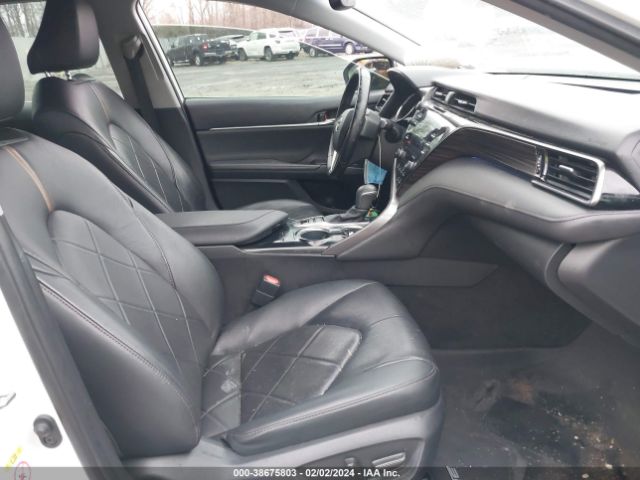 Photo 4 VIN: 4T1B21HKXKU513083 - TOYOTA CAMRY HYBRID 