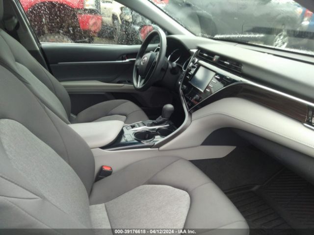 Photo 4 VIN: 4T1B31HK1JU507412 - TOYOTA CAMRY HYBRID 