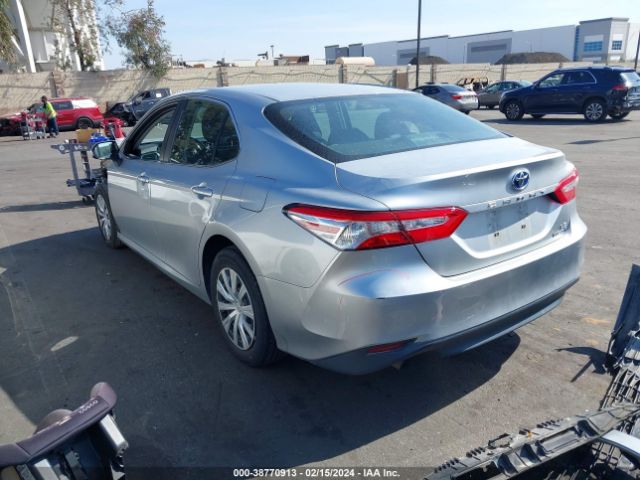 Photo 2 VIN: 4T1B31HK3JU502258 - TOYOTA CAMRY HYBRID 