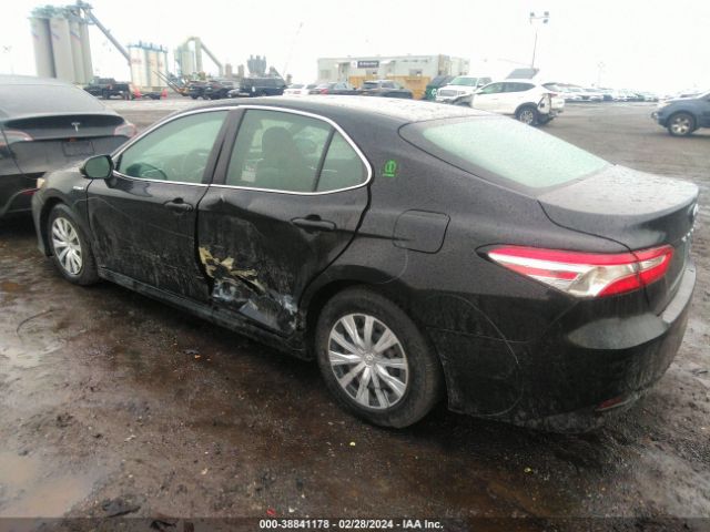 Photo 2 VIN: 4T1B31HK5JU001100 - TOYOTA CAMRY HYBRID 