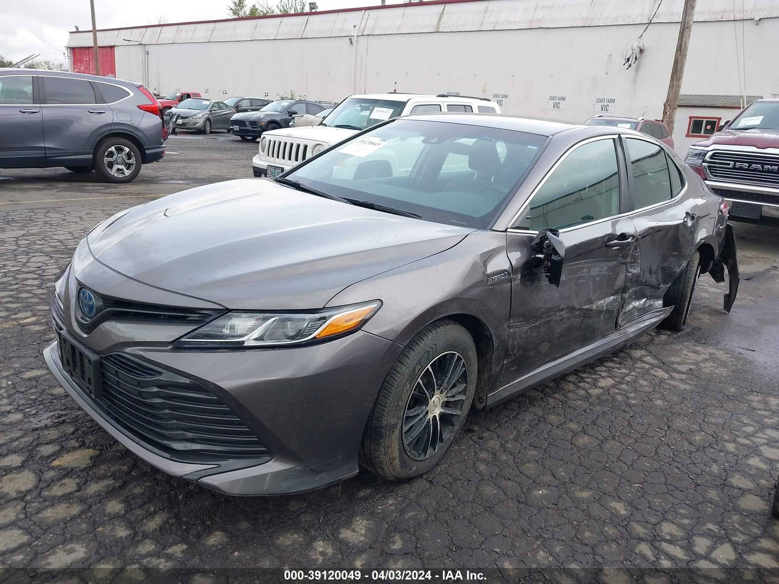 Photo 1 VIN: 4T1B31HK6JU002417 - TOYOTA CAMRY 