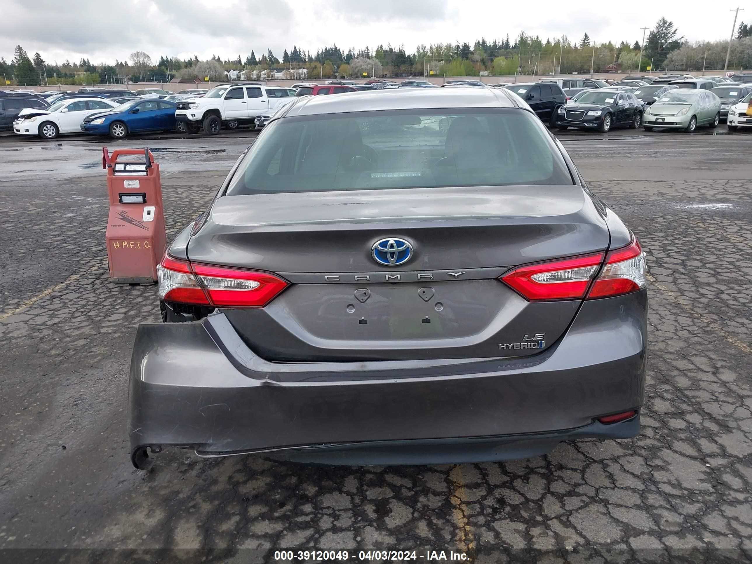 Photo 15 VIN: 4T1B31HK6JU002417 - TOYOTA CAMRY 