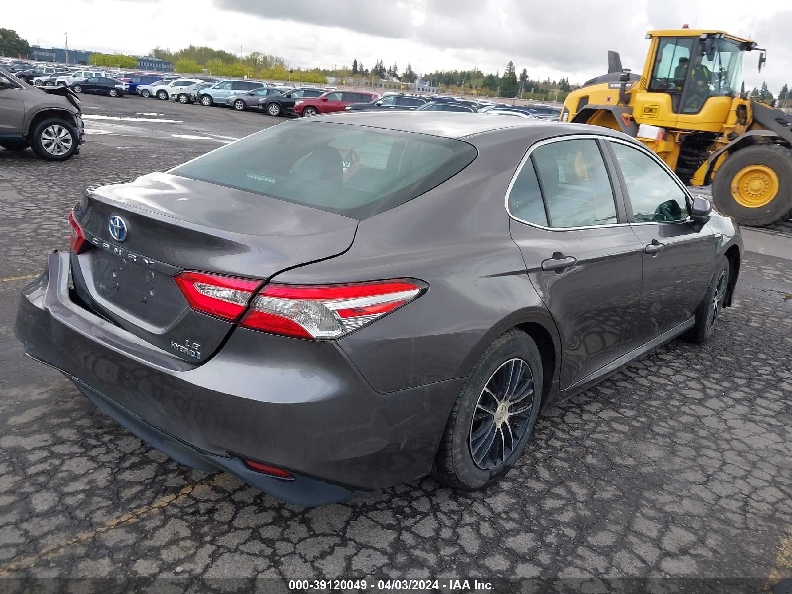 Photo 3 VIN: 4T1B31HK6JU002417 - TOYOTA CAMRY 