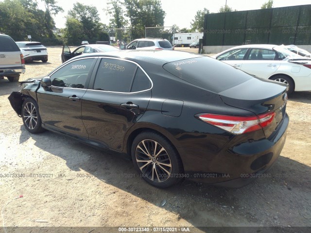 Photo 2 VIN: 4T1B31HK6JU002675 - TOYOTA CAMRY 