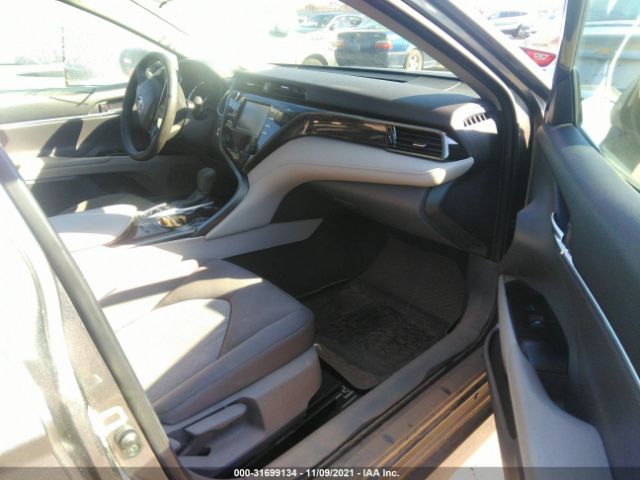 Photo 4 VIN: 4T1B31HK6KU510257 - TOYOTA CAMRY 