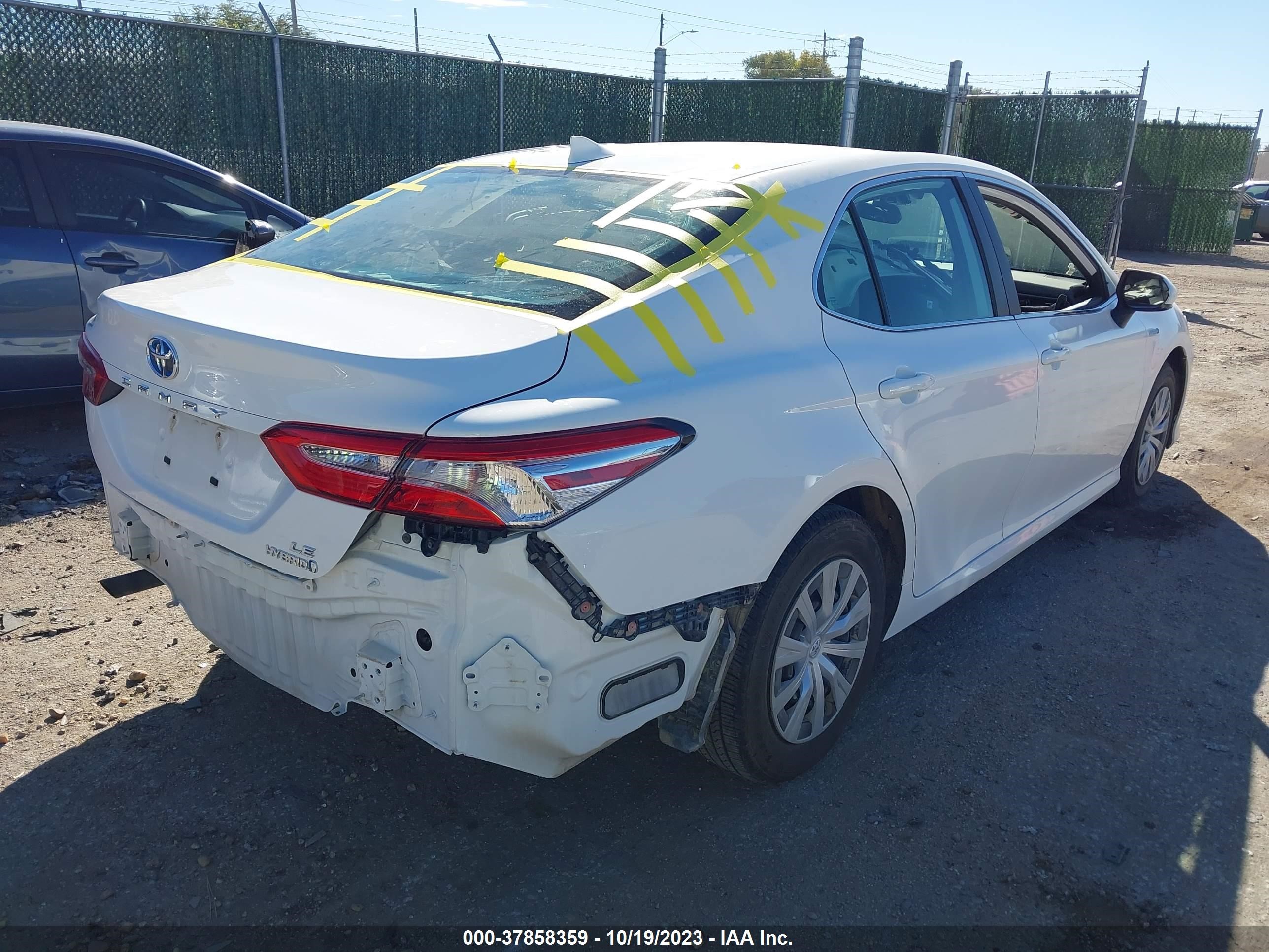 Photo 3 VIN: 4T1B31HKXKU004995 - TOYOTA CAMRY 