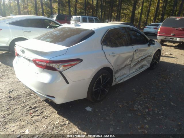 Photo 3 VIN: 4T1B61HK0JU006258 - TOYOTA CAMRY 