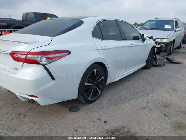 Photo 3 VIN: 4T1B61HK0JU012271 - TOYOTA CAMRY 