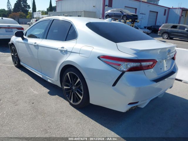 Photo 2 VIN: 4T1B61HK0JU078187 - TOYOTA CAMRY 