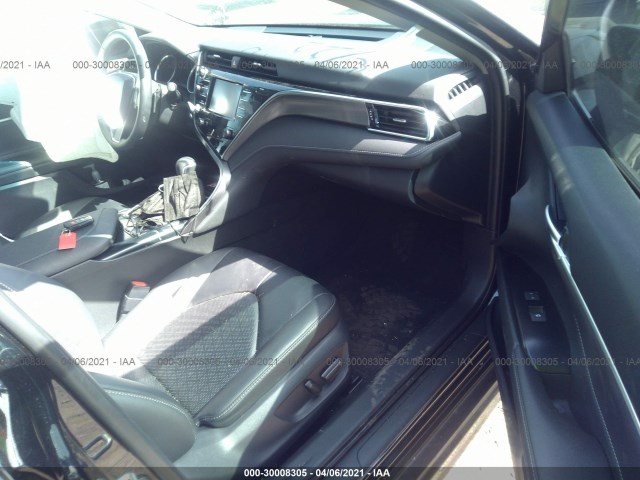 Photo 4 VIN: 4T1B61HK0JU095636 - TOYOTA CAMRY 