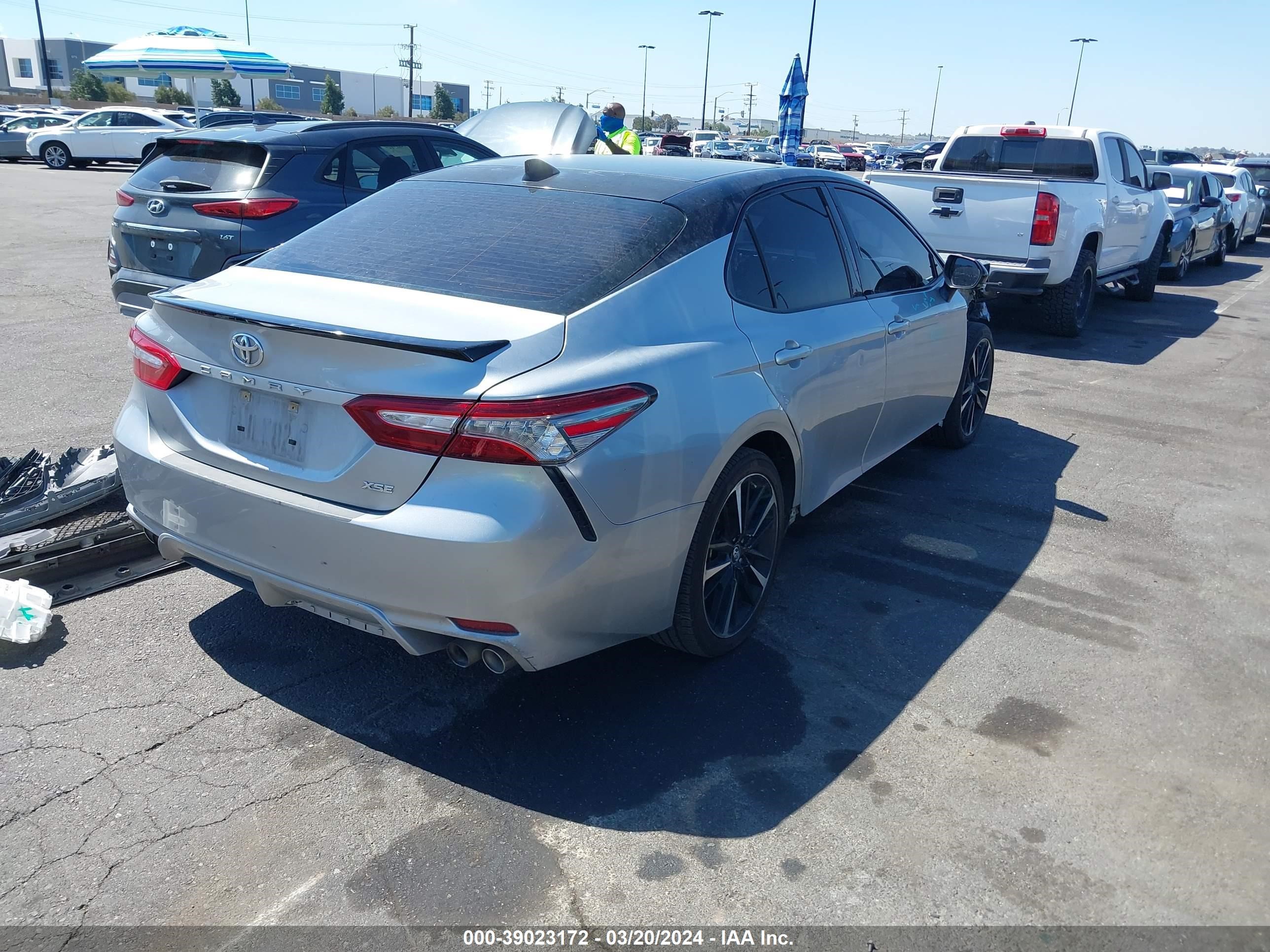 Photo 3 VIN: 4T1B61HK0KU207725 - TOYOTA CAMRY 