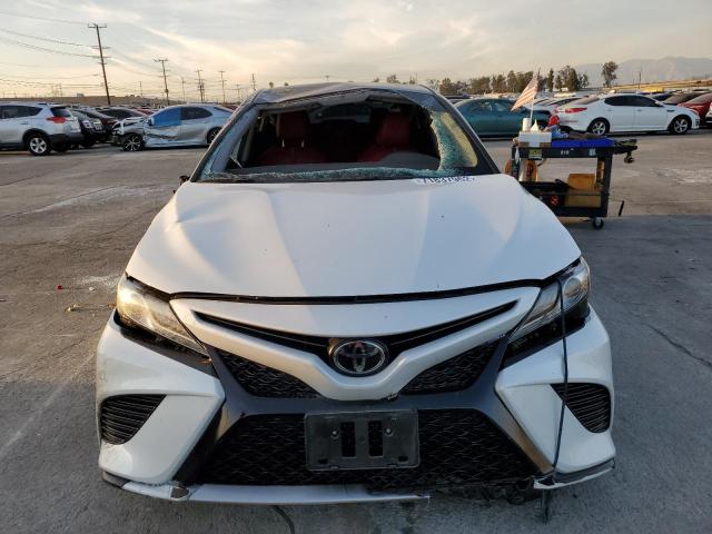 Photo 4 VIN: 4T1B61HK0KU232947 - TOYOTA CAMRY XSE 